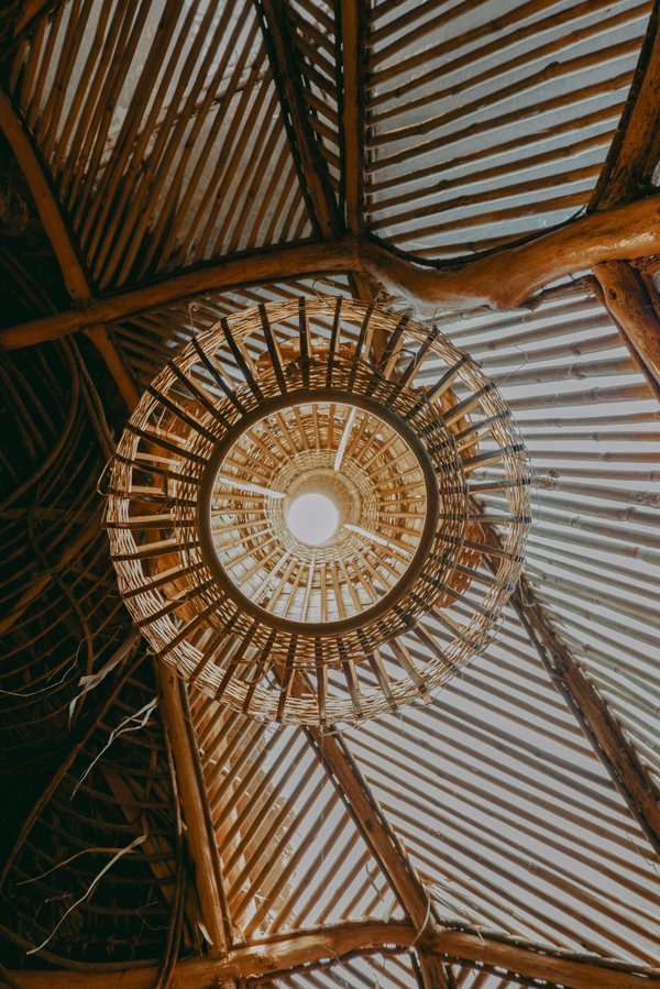Décorez votre intérieur avec un plafonnier en bambou naturel